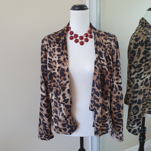 Leopard 🐆 Print Jacket Size M - Picture 3 of 9